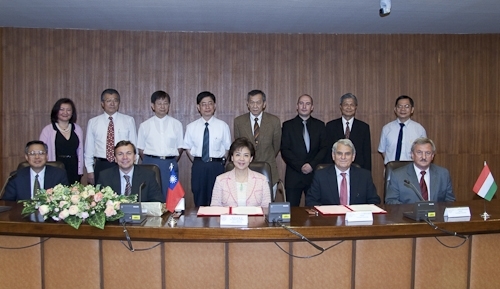 WelcomeProf. Dr. Klaus Dicke, Rector, the University of Jena, Germany