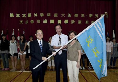 WelcomeProf. Dr. Klaus Dicke, Rector, the University of Jena, Germany