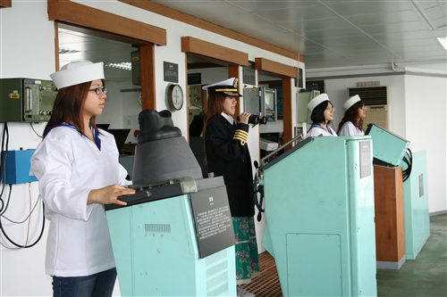 海事博物館舉辦「鷹揚萬里：凡走過必留下痕跡」畢業季活動，邀請全校至海事博物館當船長，體驗當船長為自己的人生掌舵。