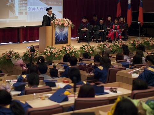 本校蘭陽校園於6月6日上午舉行第1屆畢業生之畢業典禮。