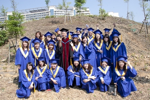 本校蘭陽校園於6月6日上午舉行第1屆畢業生之畢業典禮。