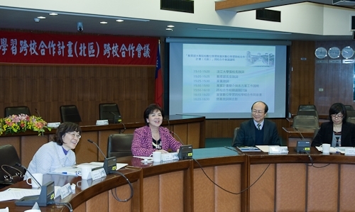 本校執行教育部「大專院校數位學習推廣與數位學習跨校合作計畫(北區)」，與真理、聖約翰大學共同簽署數位學習跨校學程合作同意書，開啟協作、分享、成長、飛躍之校際數位學習新願景。