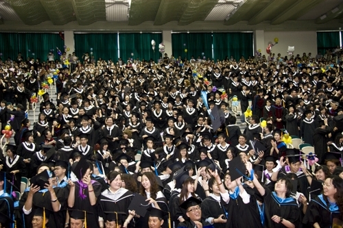 Cheers雜誌持續針對國內1,000大企業進行「企業人才策略與最愛大學生調查」，2009年本校再次蟬聯私校第1名，印證了淡江人就是企業最喜愛與期待的人才。