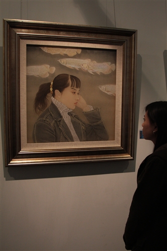 「兩岸重彩畫交流展」即日起至明年3月10日止在文錙藝術中心展出，精選兩岸逾百位畫家的代表作品，呈現工筆畫、膠彩畫、重彩等多元化作品風格，讓觀賞者了解兩岸學者不同的創作筆法、人文的創意理念，培養文化內涵與藝術修養。