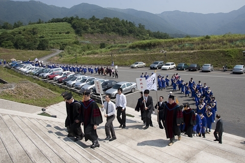 本校蘭陽校園於6月6日上午舉行第1屆畢業生之畢業典禮。