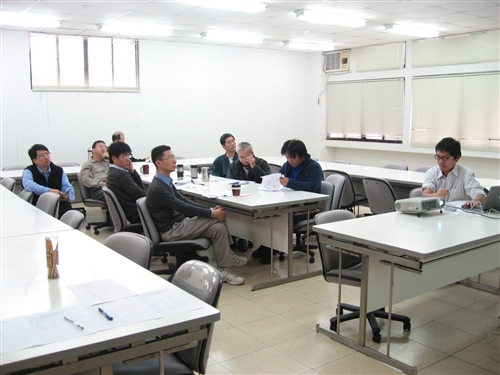 學習與教學中心於98學年度第2學期試行「淡江大學教師精進教學專業成長社群」。