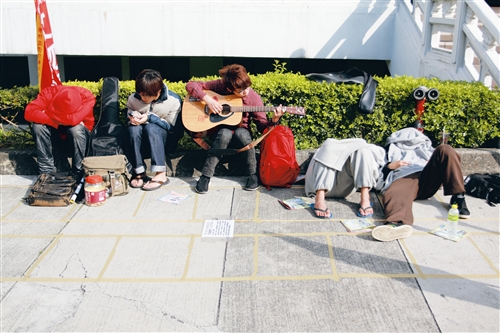 大排長龍 也一定要忘春瘋