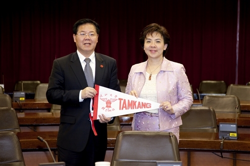 大陸廈門大學朱崇實校長等一行5人蒞校參訪