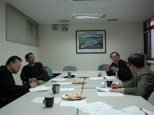 學習與教學中心於98學年度第2學期試行「淡江大學教師精進教學專業成長社群」。