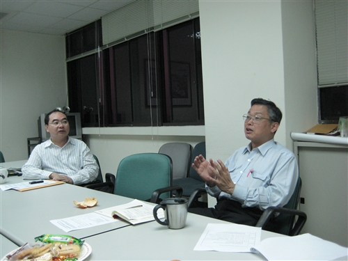 學習與教學中心於98學年度第2學期試行「淡江大學教師精進教學專業成長社群」。