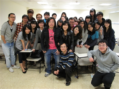 專題演講:「We are what we write」