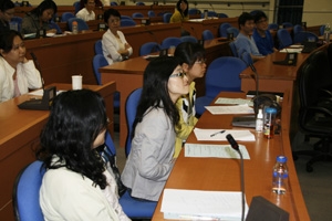 專題講座：「它抓得住我—有效網頁訊息與介面設計」