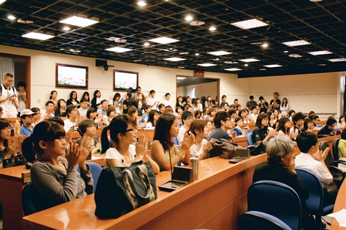 菁英輪番演講 同學擠爆學祕訣