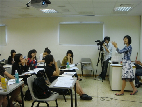 專題演講:「腦袋開花」