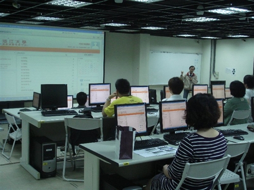 99年3月19日舉辦「Moodle平台教學分享工作坊」