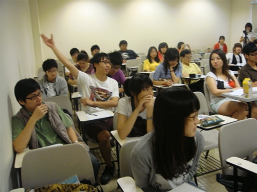 專題演講:「腦袋開花」