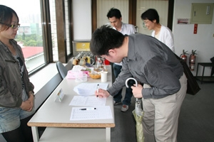 專題講座：「它抓得住我—有效網頁訊息與介面設計」