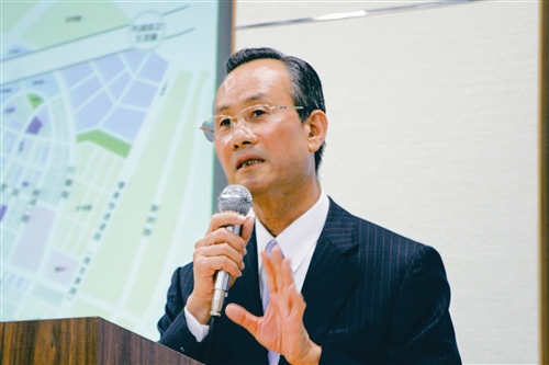 商學院「理財與創業」課程於  日邀請遠雄集團董事長趙藤雄演講「創業歷程與兩岸房地產發展」，分享他的創業歷程、遠雄企業團簡介、兩岸房地產等議題。（攝影／鄭雅文）