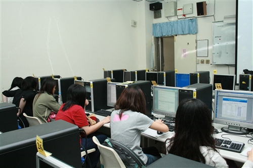 98學年度第2學期教學意見調查開跑了，請同學踴躍上網填答問卷