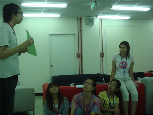 2010暑期生活英語營在淡水校園熱鬧展開囉!!