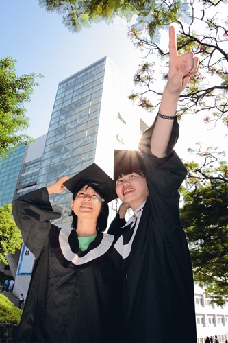 畢業生帶著企業最愛的競爭力，走出校園，迎向光明的未來。（攝影／林奕宏）