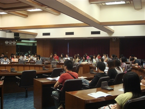 (報名延期至99年6月24日下午5點)本處舉辦2010年暑期「生活英語營－穿越文化、探索自我」活動，敬請 鼓勵貴單位學生及開放予99學年度推甄或申請入學新生踴躍報名參加。