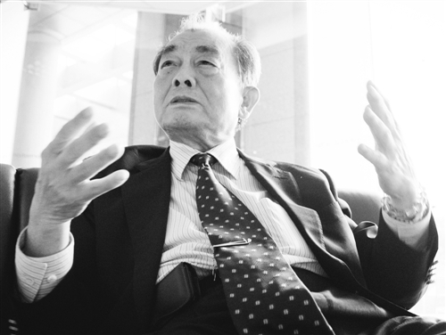 羅森接任校友總會會長 搭橋梁凝聚淡江情