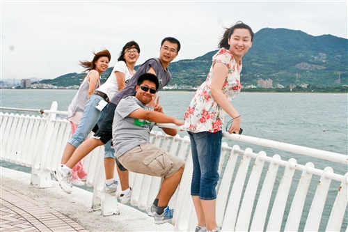 國交處舉辦2010年度暑期「兩岸大學師生台灣社會文化體驗營」，敬請推薦及鼓勵  貴單位學生踴躍報名參加。