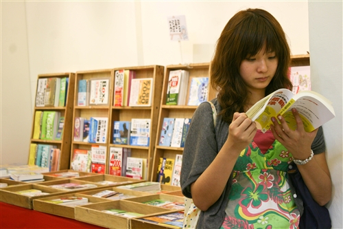 與書相約黑天鵝 78折搶手 二手書也熱烘烘