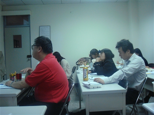 學習與教學中心推行「淡江大學99學年度教師精進教學專業成長社群」