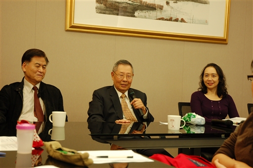 從稱職的翻譯人才到專業外交官