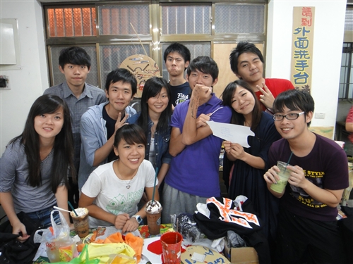 2010年台北縣淡水國際環境藝術節之藝踩瘋街-淡水人 滬哈奇幻之旅