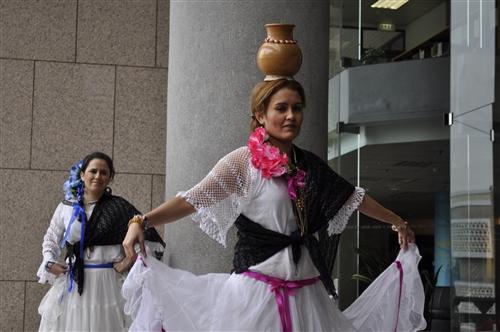 向2010年諾貝爾文學獎得主尤薩致敬:拉丁美洲文學賞析