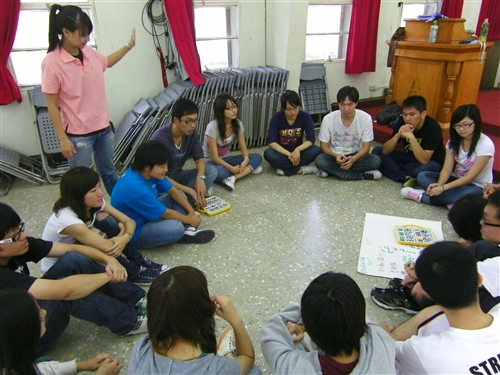 揮動指揮棒的手領導體驗營