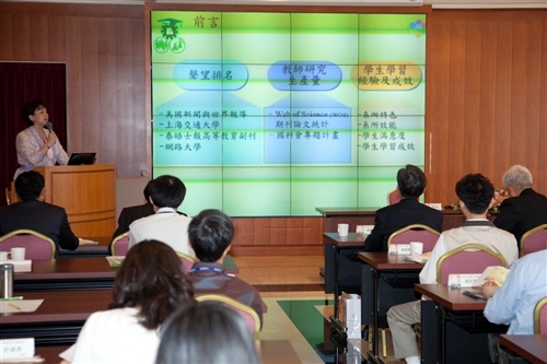 國立勤益科技大學一行18人蒞臨本校進行校務參訪與交流。張校長家宜和與會人員分享大學的全面品質管理，並說明本校推行TQM之歷程及成果。