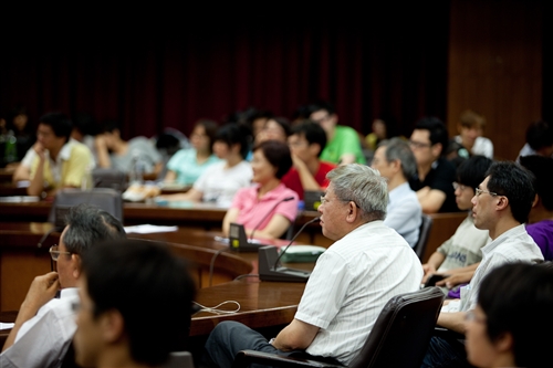 本校60週年校慶活動-與大師有約，邀請「諾貝爾經濟學獎得主」Edward C. Prescott蒞校演講。