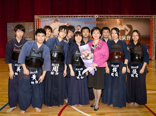 動靜觀瞻-體育室舉辦「滬動一甲子」體育表演會。