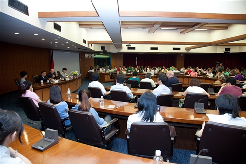 本校60週年校慶活動-與大師有約，邀請「諾貝爾經濟學獎得主」Edward C. Prescott蒞校演講。