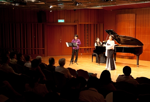 國家品質獎得獎者聯誼會觀摩活動在本校淡水校園舉行，共同為樹立最高品質管理典範互相交流。