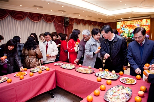 本校庚寅年新春團拜茶會於2月19日（星期五）上午10時在淡水校園覺生國際會議廳舉行，團拜活動由校長張家宜主持，祝賀全體同仁在新的一年生龍活虎、如虎添翼、身體健康。