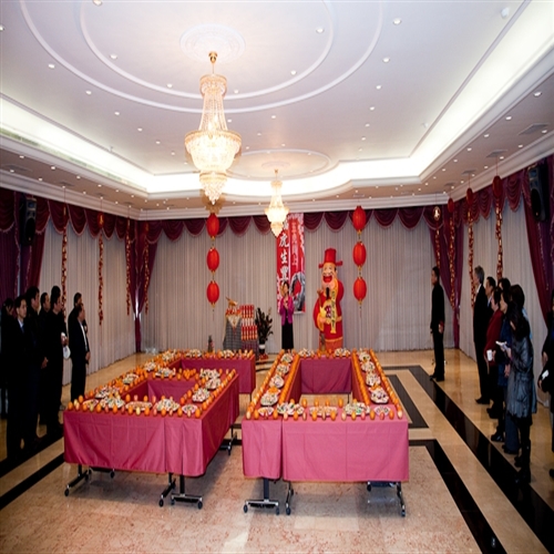 本校庚寅年新春團拜茶會於2月19日（星期五）上午10時在淡水校園覺生國際會議廳舉行，團拜活動由校長張家宜主持，祝賀全體同仁在新的一年生龍活虎、如虎添翼、身體健康。