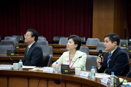 本校與北京理工大學簽定兩校學術交流協議暨學生交流協議書。