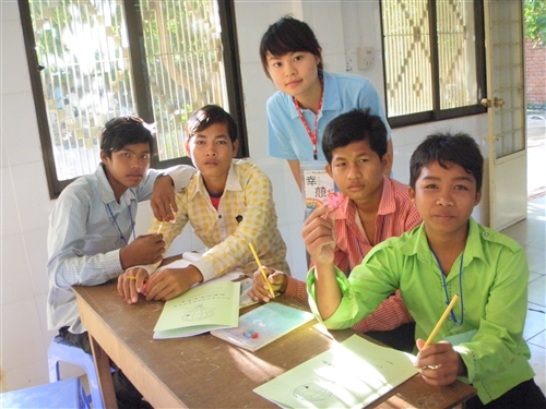 本校師生利用暑假遠赴柬埔寨進行服務學習活動。