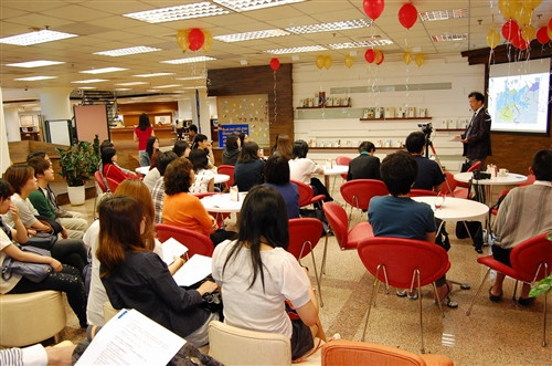 歐洲研究所、覺生紀念圖書館及歐洲聯盟研究中心，自即日起至14日聯合舉辦「第二屆歐盟週」一系列活動，包括學術研討會、歐洲主題書展、電影欣賞及講評等，加深全體教職員生對於歐洲聯盟的認識。