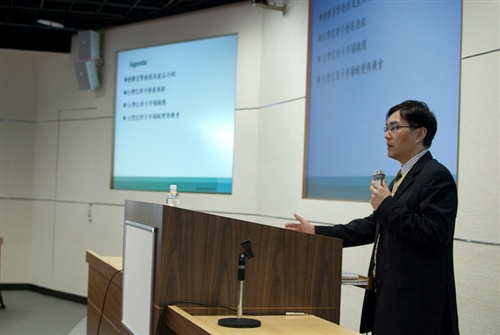 本學期商學院邀請知名企業主管及學者開授「理財與創業」講座課程，增進同學理財與創業觀念，並習取台灣創業家的智慧與經驗。