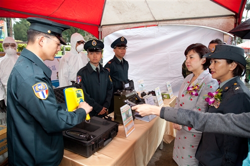 國際事務與戰略研究所及國防部合作舉辦「淡江一甲子行動－全民國防暨軍武大展」。