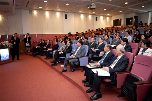 本校財務金融學系於3月5、6日二天在本校台北校園中正紀念堂舉辦「2010年第七屆金融市場與趨勢研討會」，邀集國內及兩岸產官學菁英，共同研討為目前與未來的金融市場與發展趨勢，分享其看法與意見，精確地洞悉世界經濟動脈，帶來新的啟示與契機。