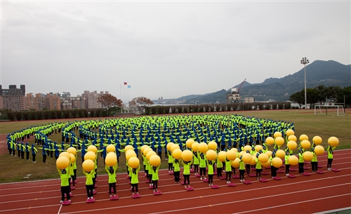 馬總統蒞臨60週年校慶慶祝大會，祝福淡江生日快樂！