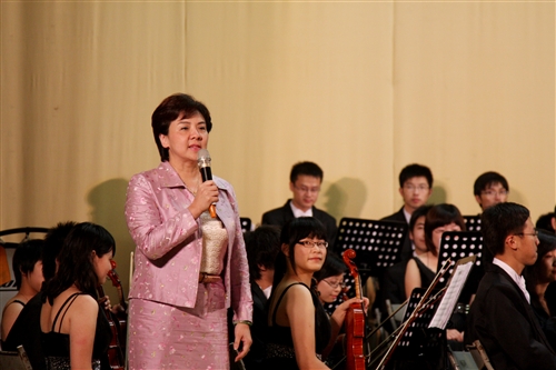 慶祝本校60週年校慶，大陸浙江大學文琴交響樂團一行65人蒞校參訪，並與本校音樂性社團共同攜手演出「浙大與淡大五虎崗音樂友誼之夜」。