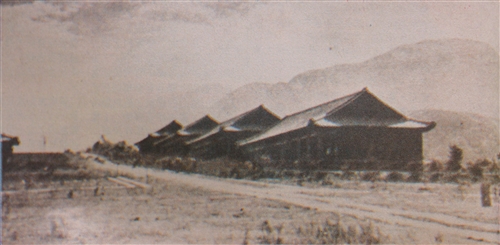 為記錄一甲子以來的成長足跡，本校將出版令人懷念的人、事、物《淡江影像60─人事物的交融》專書，自即日起至4月10日止舉辦「淡江老照片」徵集活動，歡迎所有淡江人共襄盛舉，踴躍提供。